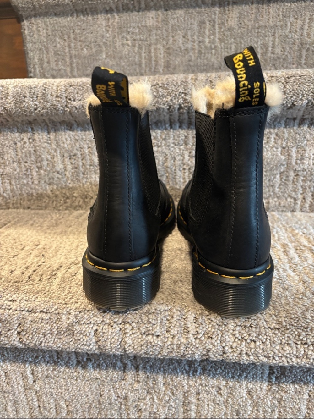 Dr. Martens Black Leather Fur-Trim Chelsea Booties with size 5 new - Picture 4 of 7